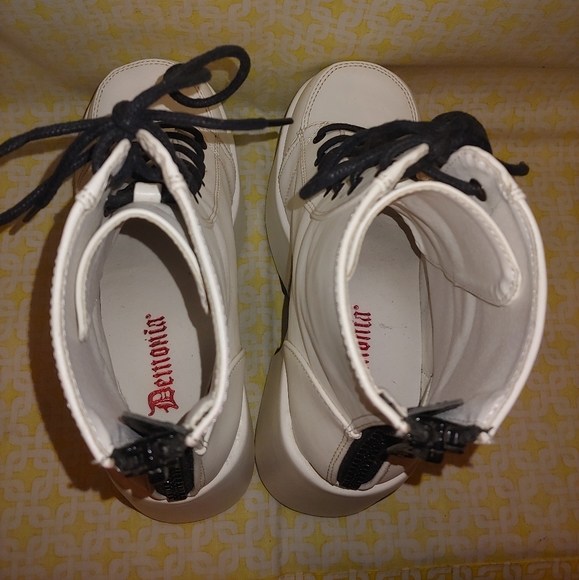 Demonia Dolls Kill White Camel Platform Lace Up Boots Booties Shoes - Picture 6 of 12